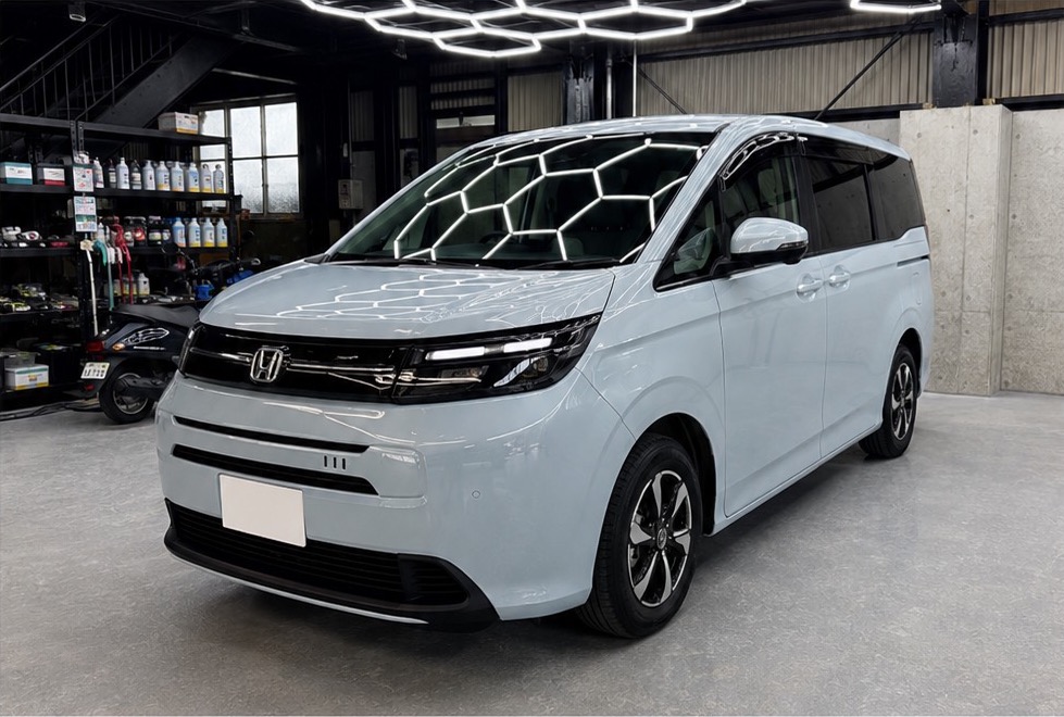 ガードグレイズ施工後の2026年式ブルーホライゾン・メタリックのホンダ フリード